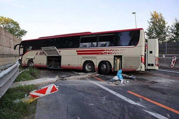 Aksidentohet autobuzi me shqiptarë, të paktën 20 të plagosur
