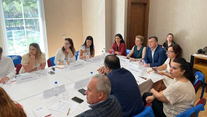 Integrimi në BE/ Deputetët shqiptarë dhe maqedonas takohen në Durrës