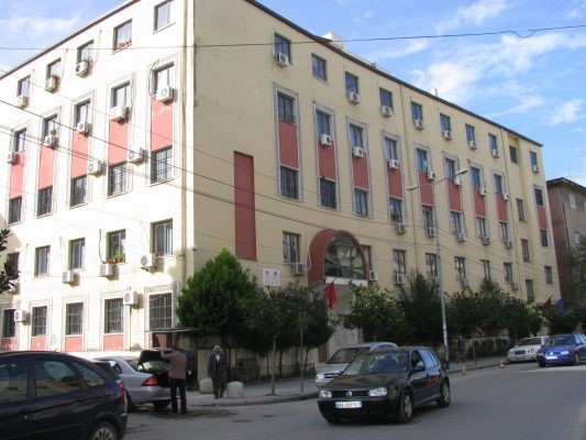 Produkte të veprimtarisë kriminale dhe ndërtime pa leje/ Prokuroria Durrës sekuestron 14 apartamente dhe 5 ndërtesa