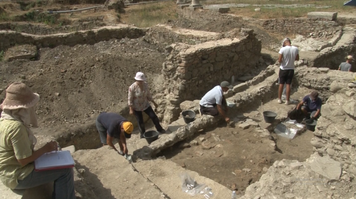 Zbulime arkeologjike në Durrës; gjurmë nga banesat e shekujve të II dhe III pas Krishtit