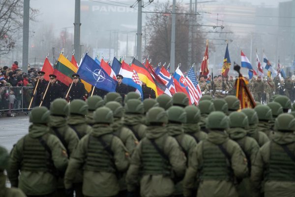 NATO, 300 mijë ushtarë në Europën Lindore, në kufijtë e Rusisë
