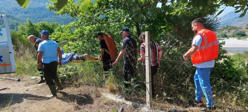 I moshuari hidhet në rrjedhën e lumit Drino në Gjirokastër