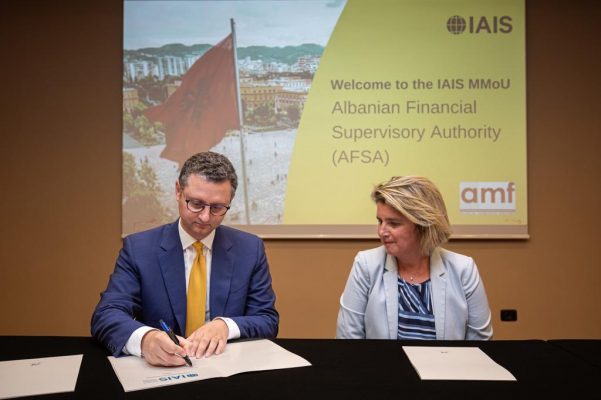 IAIS vlerëson përputhshmërinë ligjore e rregullatore të AMF, nënshkruhet aderimi në Memorandum