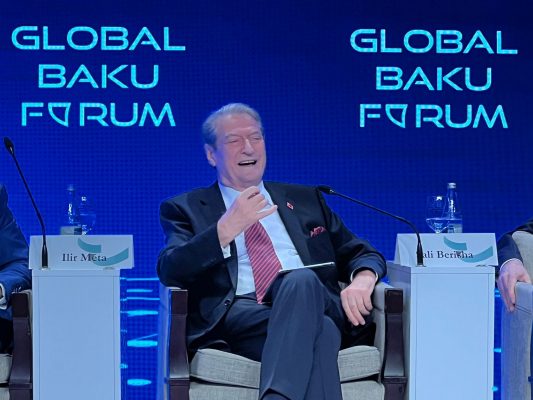 Berisha flet nga Forumi i Bakut: Marrëveshja Serbi- Kosovë jetësore; Soros donte të prekte kufijtë e Kosovës