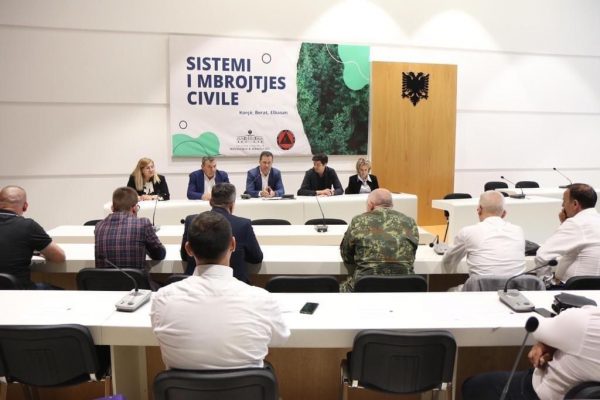 Emergjencat, Peleshi “shënjestron” Bashkitë: Mos bëni sikur nuk i shikoni zjarret