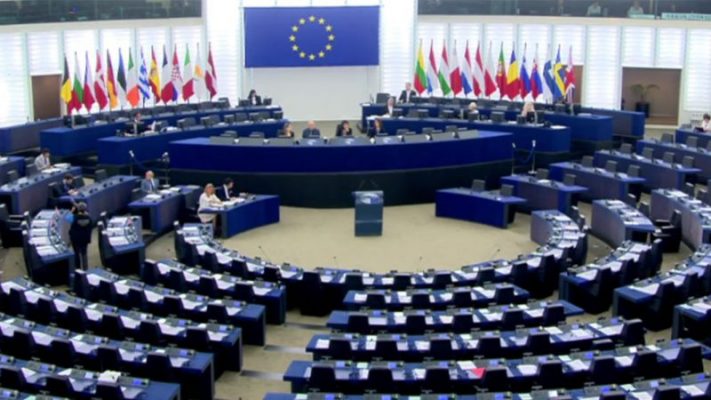 “Serbia të njohë kosovën”/ Komisioni i jashtëm i Parlamentit Europian miraton raportin