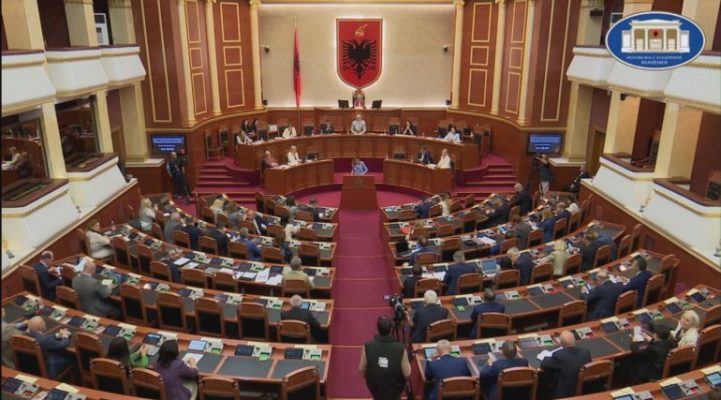 Bashkëpunëtorët e ish-Sigurimit të Shtetit/ PS dërgon në Kuvend propozimet për ndryshim