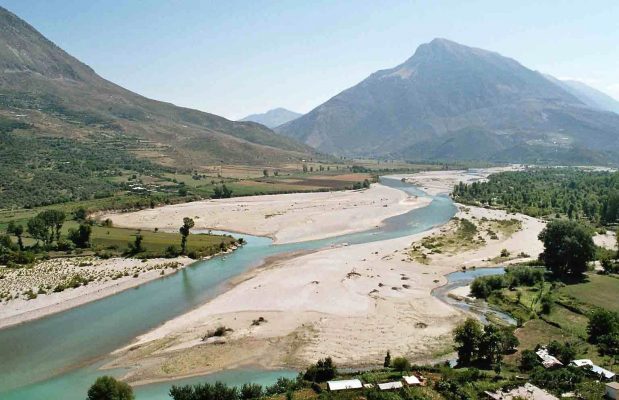 Vjosa shpallet Park Kombëtar/ Nis procedura për caktimin e kufijve, mbrohet lumi i fundit i egër në Europë