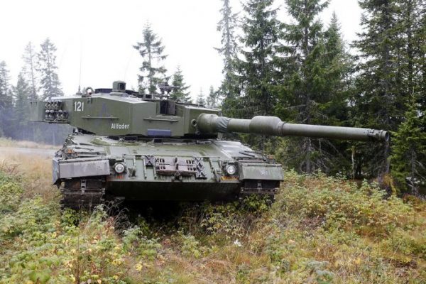 Spanja furnizon Ukrainën me tanke moderne gjermane