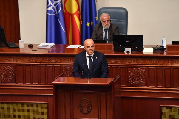 Miratimi i propozimit francez/ Kryeministri Kovaçevski: Gjuha maqedonase do dëgjohet zyrtarisht në BE