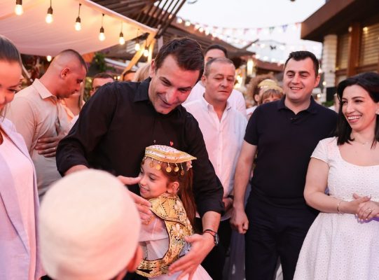“Festa e Fërgesës” bën bashkë Tiranën dhe Elbasanin, Kryebashkiakët Veliaj dhe Llatja: Të promovojmë turizmin