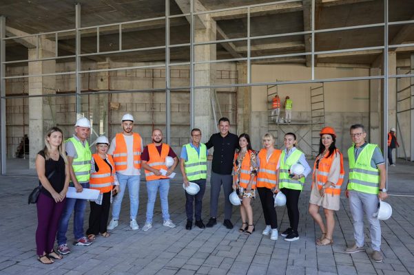 Veliaj inspekton Terminalin Lindor të Tiranës: Kemi vendosur standardin e një stacioni modern udhëtarësh; së shpejti nis puna për terminalin verior