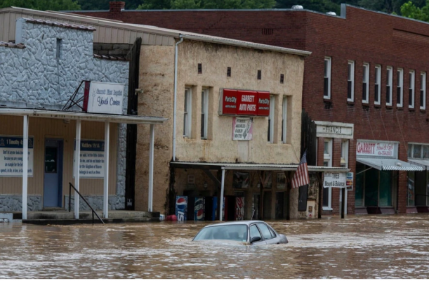 SHBA/ 15 të vdekur nga përmbytjet në Kentaki