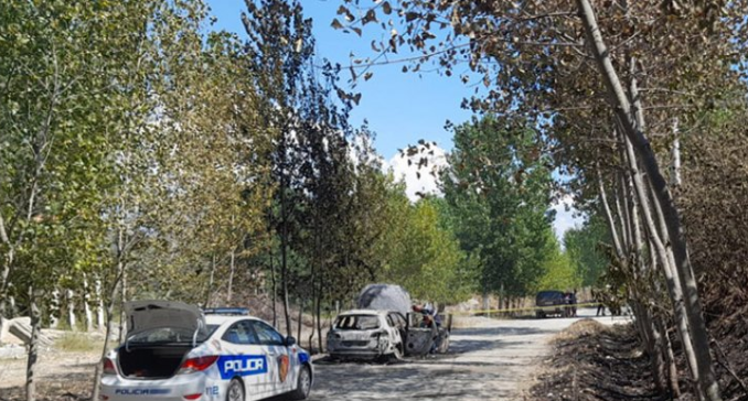 Atentati në Fushë-Krujë/ Autorët djegin makinën në afërsi të Niklës, ndaj viktimave u zbrazën rreth 60 plumba