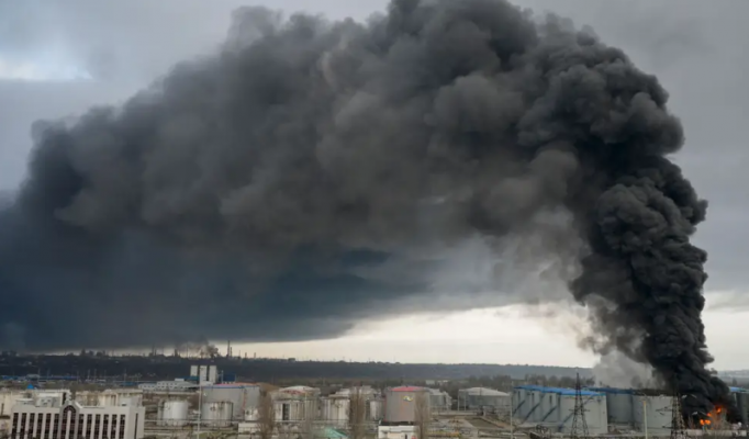 Ukraina: Raketat ruse goditën portin e Odesës, çelësi i marrëveshjes së eksportit të grurit
