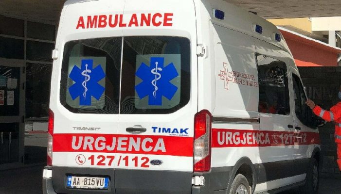 Rrëzohet nga kati i tretë/ Ndërron jetë 68-vjeçarja në Tiranë