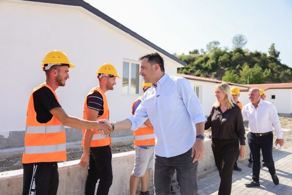 Rindërtimi/ Veliaj e Krifca në Baldushk: “Me lagjet e reja në Baldushk, Zall Herr dhe Pezë, mbyllim me sukses rindërtimin në zonat rurale”