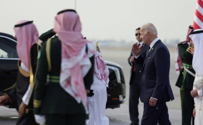 Biden takohet me liderët arabë