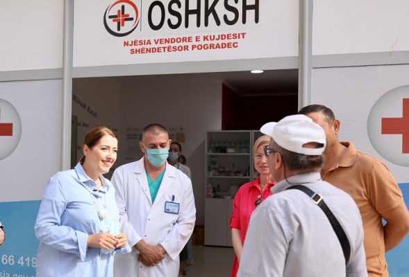 Rritja e infektimeve, Manastirliu apel të moshuarve nga qendra shëndetësore verore Pogradec: Vaksinohuni me dozën përforcuese