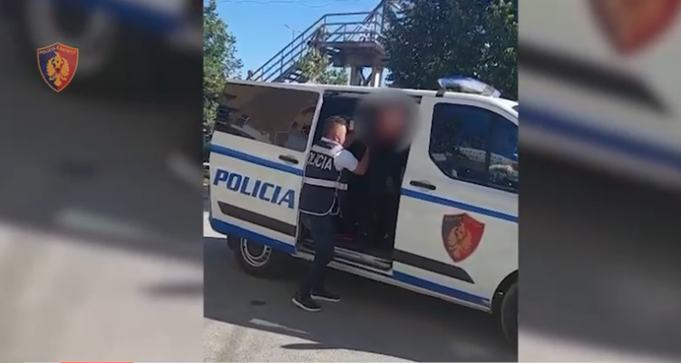 E kishte mbushur çantën me kallëp tritoli dhe 2 kapsolla, arrestohet 51-vjeçari në Tiranë
