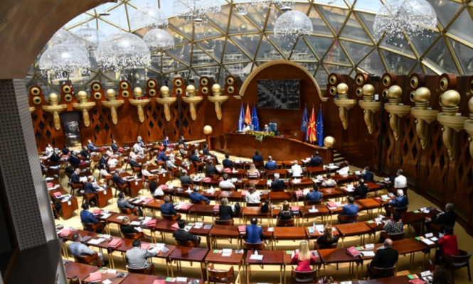 Debat për propozimin francez/ Opozita në Maqedonine e Veriut kundërshton planin: Shkel Kushtetutën
