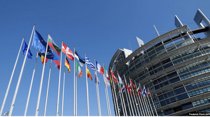 PE-ja voton sot raportet për Kosovën dhe Serbinë