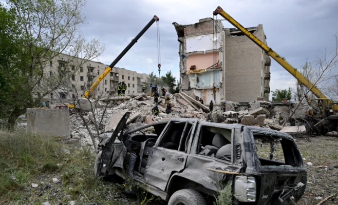 Të paktën 15 të vdekur nga goditja e raketave ruse në një bllok apartamentesh në Ukrainë
