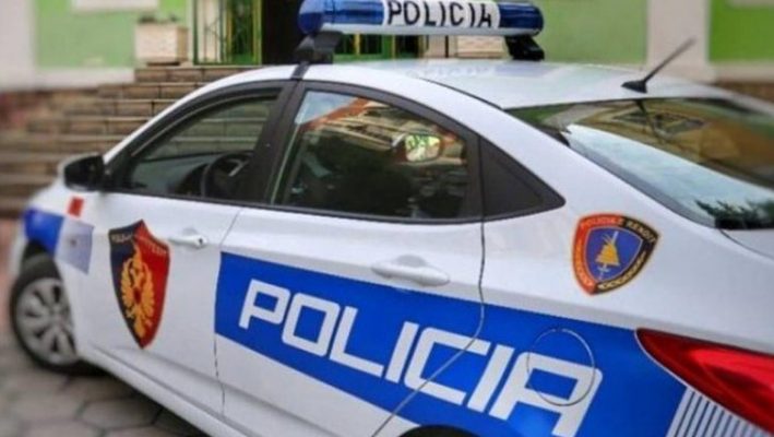 E rëndë në Tiranë/ Makina del nga rruga, hyn në oborrin e banesës dhe përplas për vdekje 23 vjeçaren
