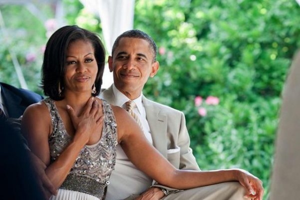 Barack Obama feston 61-vjetorin/ Bashkëshortja i bën urimin e veçantë