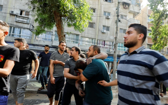 Izraeli sulmon Gazën ndërsa tensionet përshkallëzohen