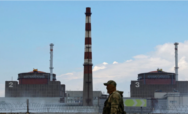 Ukraina dhe Rusia akuzojnë njëra-tjetrën për goditjen e centralit bërthamor