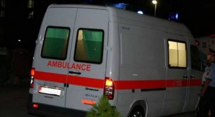 Aksident i rëndë në Gjirokastër/ Përplasen tre automjete, plagosen dy persona