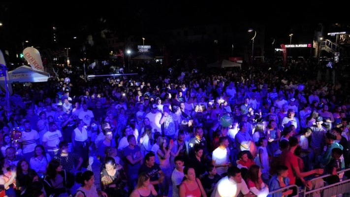 “Maratona Këngë Moj” në Kavajë; publiku shijon spektaklin në qendër të qytetit