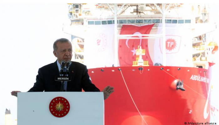 Turqia dërgon anije shpimi në Detin Mesdhe