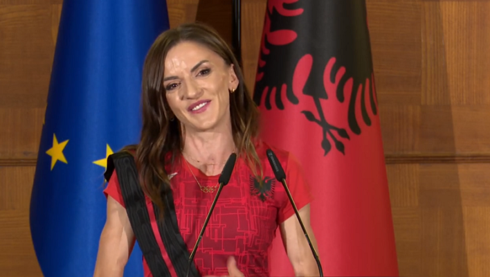 Luiza Gega falenderon Veliajn për mbështetjen, tregon SMS që mori nga kryebashkiaku: “Kurrë nuk kam ndjerë një politikan më të afërt se ju”