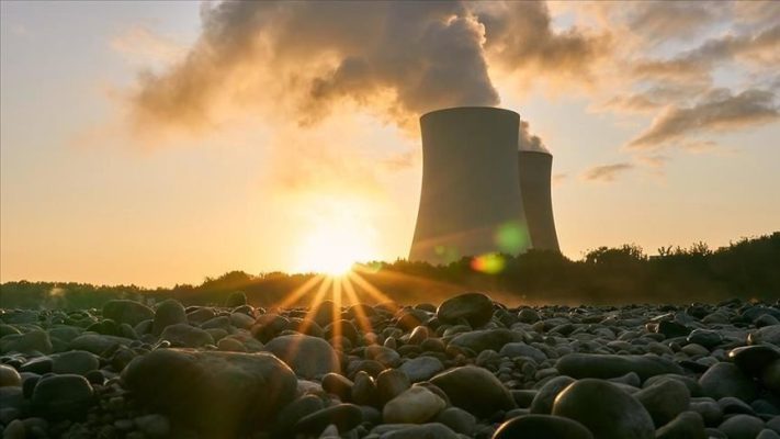 Hungaria i jep leje kompanisë ruse për ndërtimin e reaktorëve bërthamorë