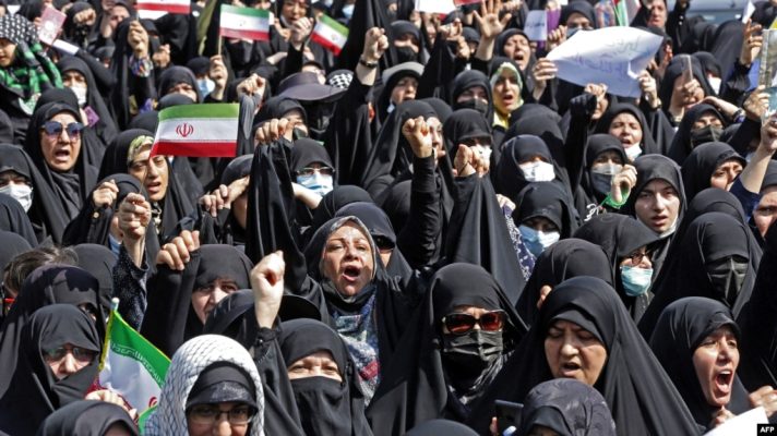 Irani organizon tubime për të sfiduar protestat anti-qeveritare