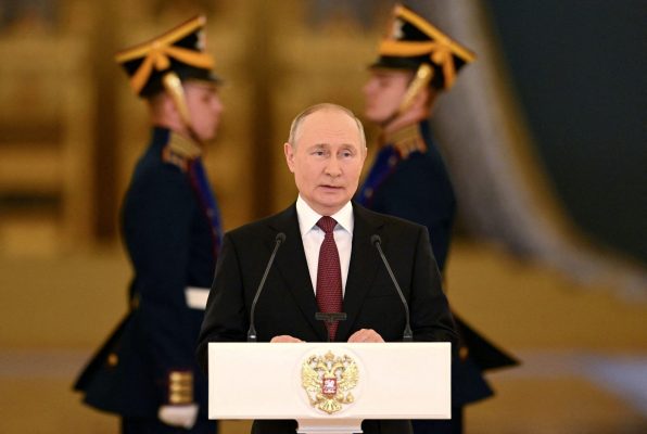 Putin inkurajon ushtarët rusë/ “Po shënojnë fitore të reja. Ekonomia në rritje, pavarësisht sanksioneve”
