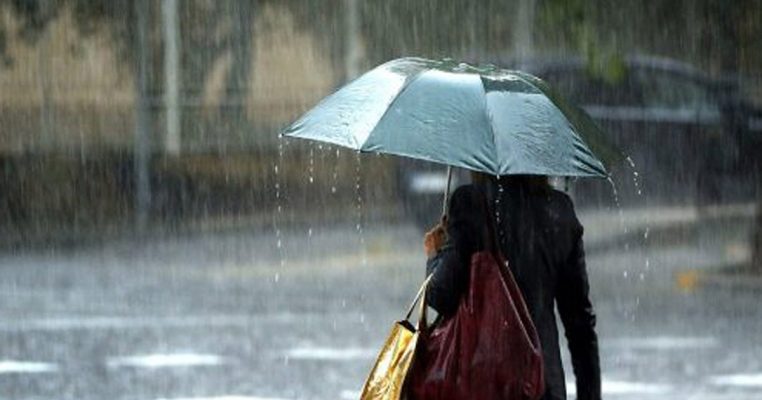 Edhe sot mot i paqëndrueshëm, reshje shiu dhe rrufe në disa qytete