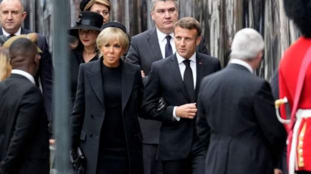 Udhëtimi i fundit i Mbretëreshës/ Të ftuarit “VIP” mbërrijnë në funeral