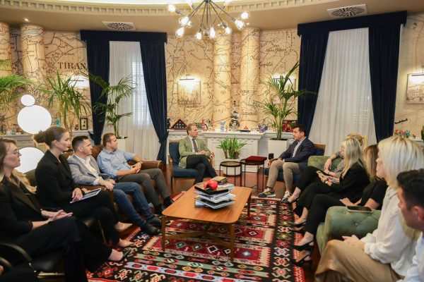 Veliaj pret Shqiprim Arifin: Tirana do advokojë për të drejtat e shqiptarëve të Luginës së Preshevës, ndihmë financiare për projektet atje