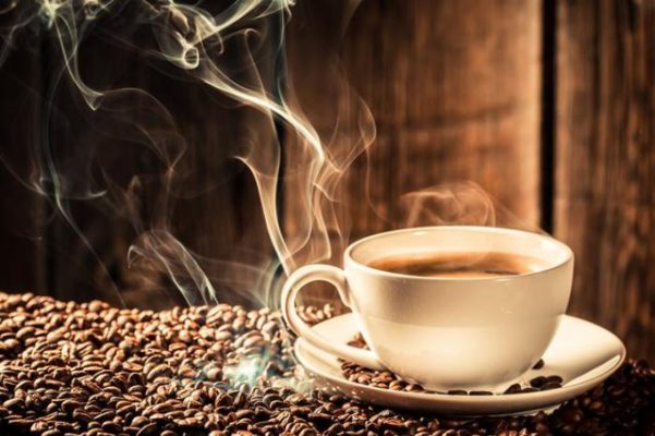 Flasin mjekët: Mos e pini kurrë kafen të nxehtë, ja sëmundja e rëndë nga e cila rrezikoheni