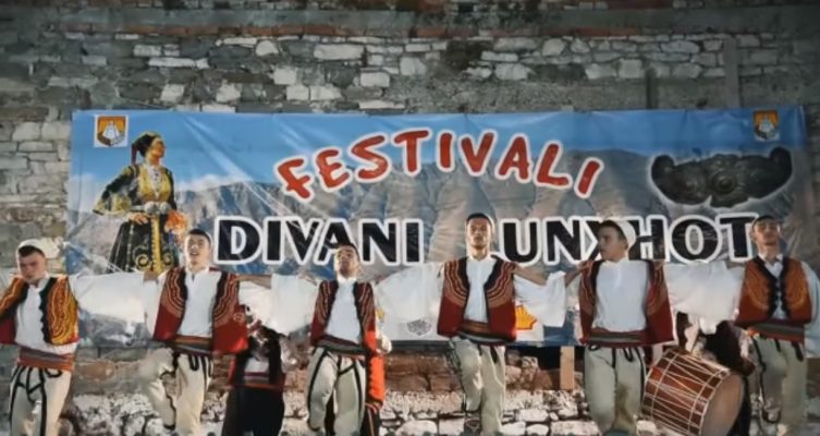 Nis festivali “Divani Lunxhot”/ Marrin pjesë 11 grupe folklorike nga Shqipëria e Greqia