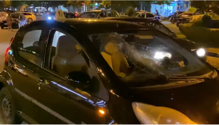 Video- Aksident në Shkodër/ Makina përplas këmbësorin teksa kalonte rrugën