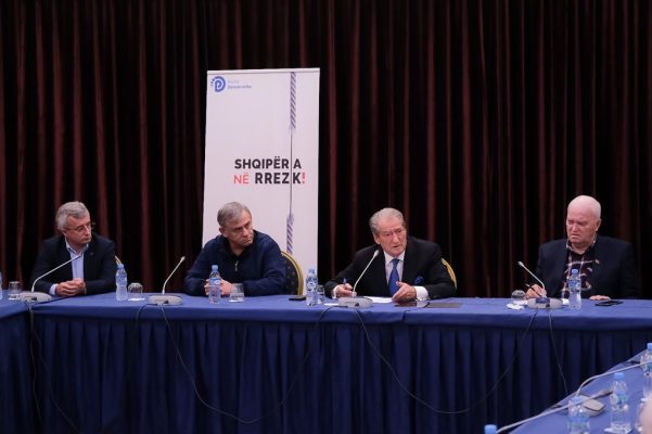 “Shqipëria, në situatë dramatike”/ Berisha: Pedagogu i Universitetit të Sporteve u shkarkua me urdhrin direkt të Ramës