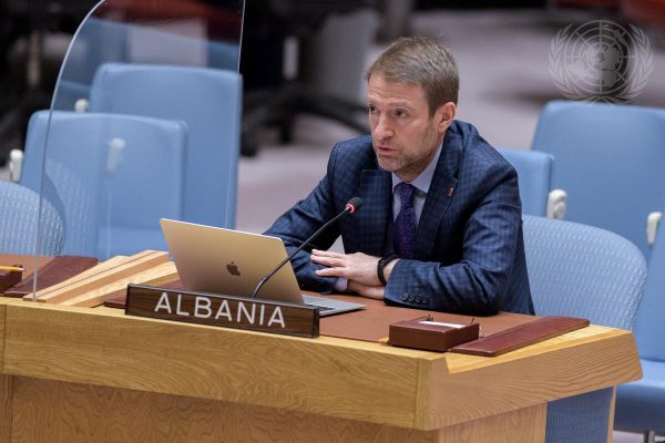 Shqipëria dhe SHBA kundër Rusisë/ Do të hartojnë rezolutë kundër referendumeve false