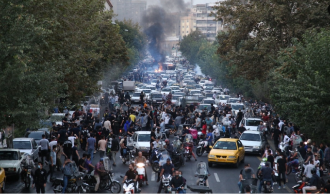 Të paktën 57 njerëz dyshohet se janë vrarë në protestat në Iran