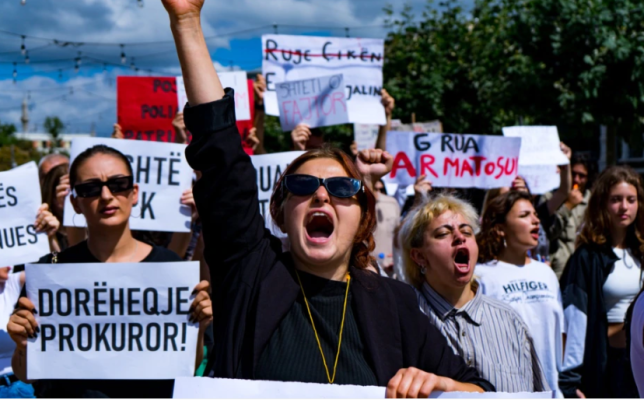 Kosovë/ Vazhdon protesta për mbrojtjen e grave dhe vajzave nga dhuna