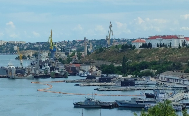 Rusia lëviz nëndetëset pas rritjes së kërcënimit nga sulmet ukrainase