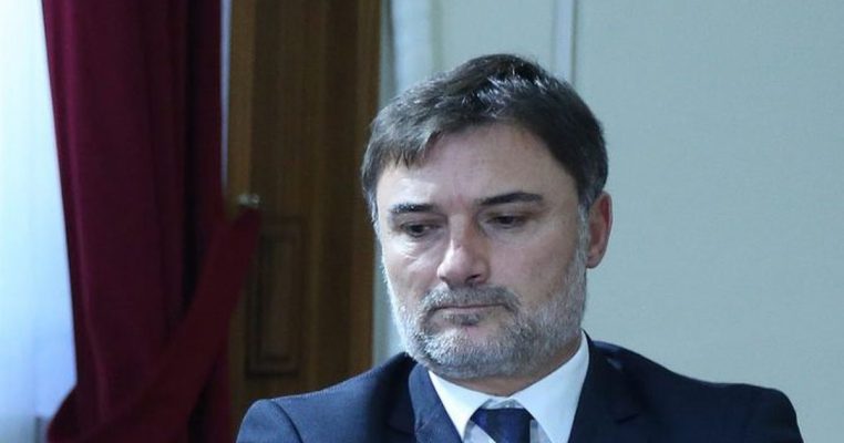 Alibeaj dërgon në Kuvend dy emra për Avokatin e Popullit